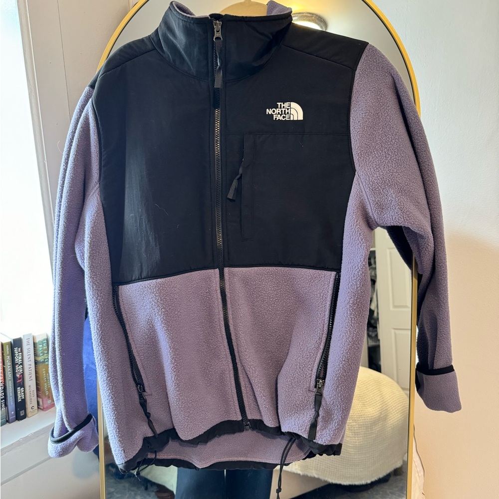 Women’s north face fleece Denali in perfect condition. Worn once or twice!